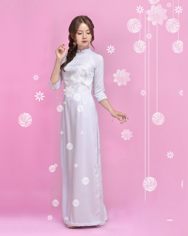 Phụ nữ Việt xưa có sở thích đan móc để tạo ra những vật dụng dễ thương. Theo thời gian, kỹ thuật này trở thành một nghề thủ công được phổ biến rộng rãi. Họa tiết đan móc nay được đưa vào thiết kế áo dài với mong muốn giúp các bạn nữ sinh thêm hiểu biết và yêu mến nghề thủ công này.