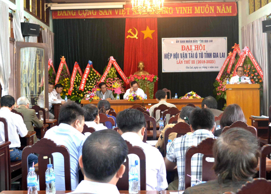 Quang cảnh Đại hội Hiệp hội Vận tải ô tô tỉnh Gia Lai lần thứ III. Ảnh: Lê Hòa Quang cảnh Đại hội Hiệp hội Vận tải ô tô tỉnh Gia Lai lần thứ III. Ảnh: Lê Hòa
