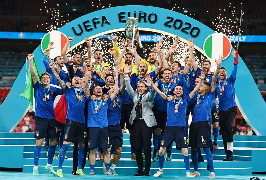 Italia đã đăng quang xứng đáng sau màn rượt đuổi tỷ số. Ảnh: UEFA Italia đã đăng quang xứng đáng sau màn rượt đuổi tỷ số. Ảnh: UEFA