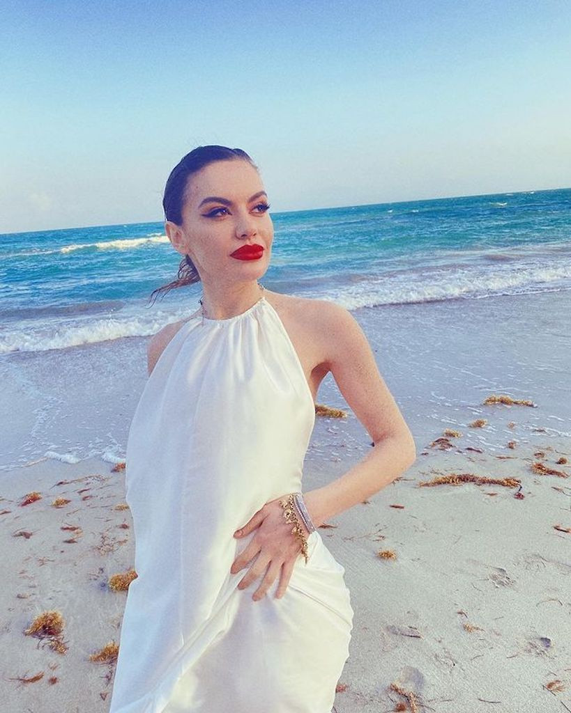 Nhiều fan sắc đẹp cho rằng cô là bản sao gần giống với Angelina Jolie nhất. ẢNH: INSTAGRAM NV