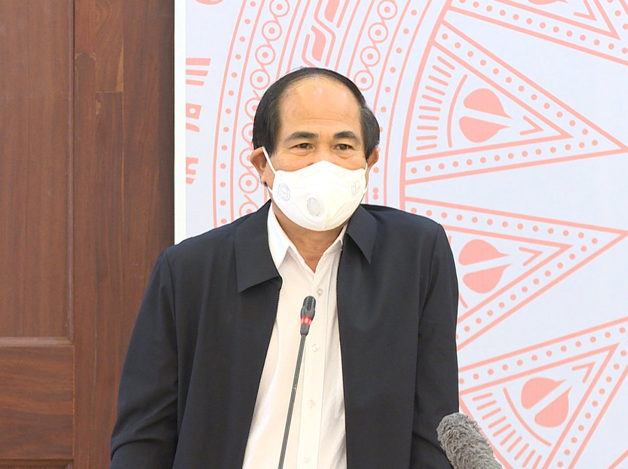 Chủ tịch UBND tỉnh Võ Ngọc Thành chỉ đạo về công tác phòng-chống dịch tại cuộc họp trực tuyến sáng 25-7 với Ban Thường vụ Thành ủy và Ban Chỉ đạo phòng-chống dịch Covid-19 TP. Pleiku. Ảnh: Như Nguyện