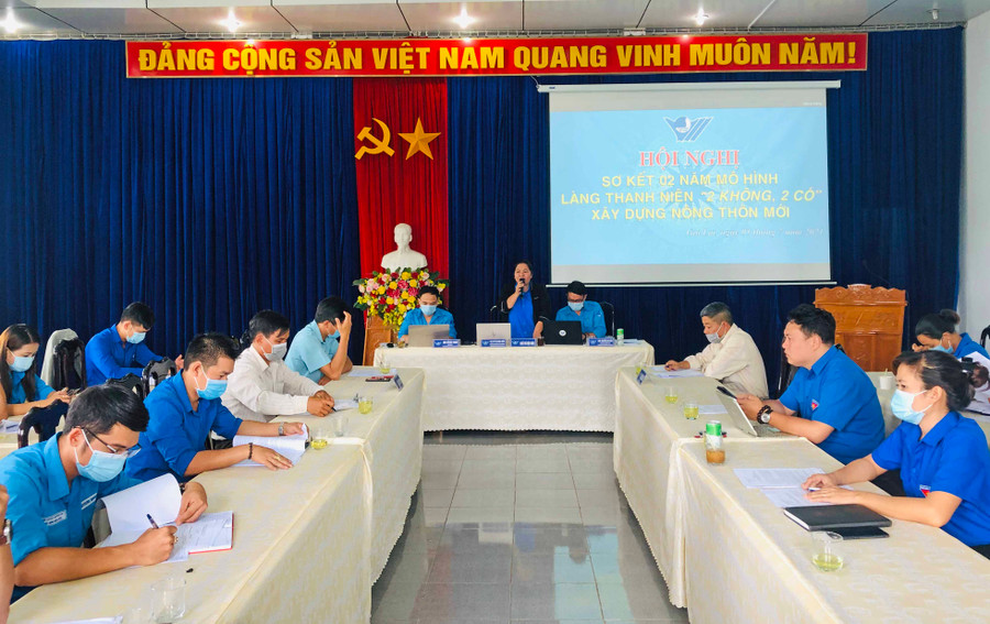 _Toàn cảnh hội nghị sơ kết 2 năm triển khai mô hình làng thanh niên 2 không, 2 có. Ảnh Phan LàiJPG