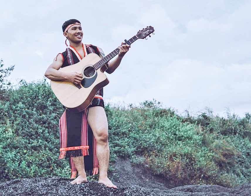 Đê Ly sở hữu chất giọng đẹp và khả năng sáng tác ca khúc. Ảnh: Hoàng Ngọc