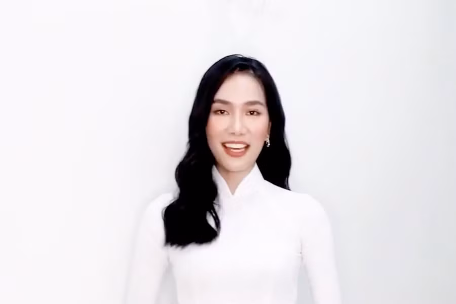Phương Anh thực hiện một đoạn clip cảm ơn bằng tiếng Nhật để gửi đến Chính phủ Nhật Bản Ảnh: NVCC