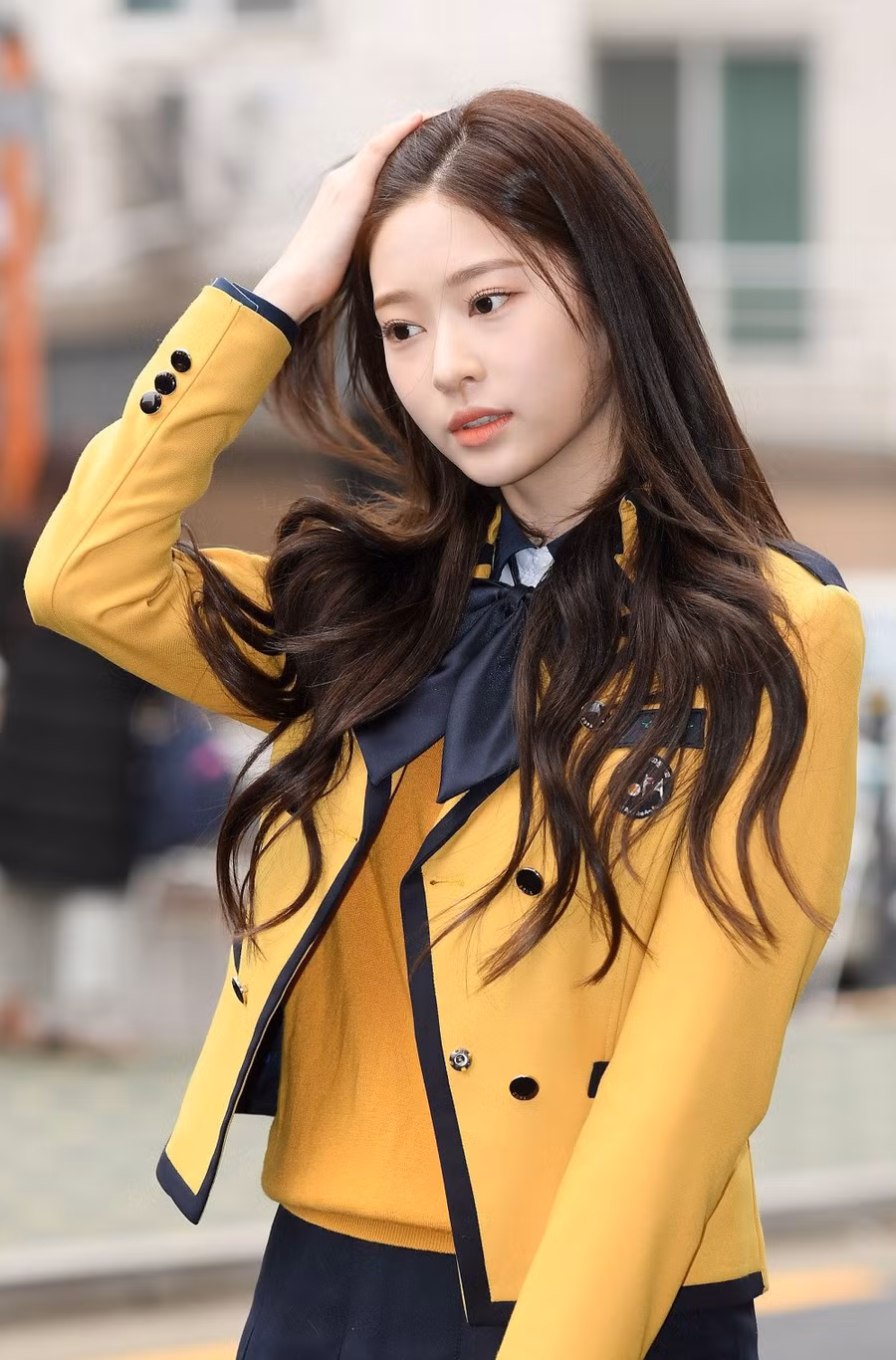 Bên cạnh đó, Kim Min Joo còn gây ấn tượng cùng vóc dáng sexy, ba vòng hoàn hảo và chân dài nuột nà. Thời hoạt động trong IZ*One, Kim Min Joo chưa được biết đến nhiều cũng như chưa có cơ hội tỏa sáng. Người hâm mộ mong mỏi ngôi sao Kpop trẻ tuổi này sẽ phát triển hơn nữa. ẢNH: CHỤP MÀN HÌNH KOREABOO