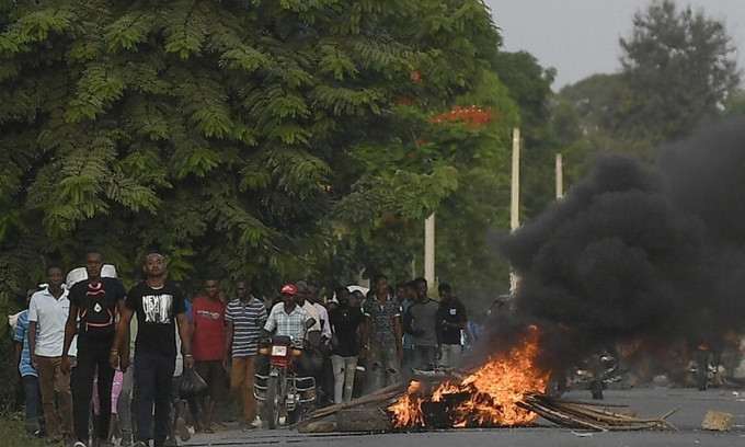 Biểu tình bạo lực bùng phát tại Quartier-Morin, miền Bắc Haiti, hôm 21-7. Ảnh: AP