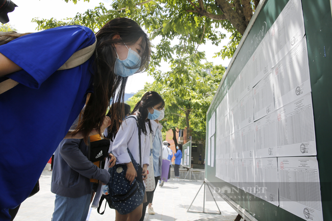 Thí sinh tham dự kỳ thi tốt nghiệp THPT năm 2021. Ảnh: Phạm Hưng