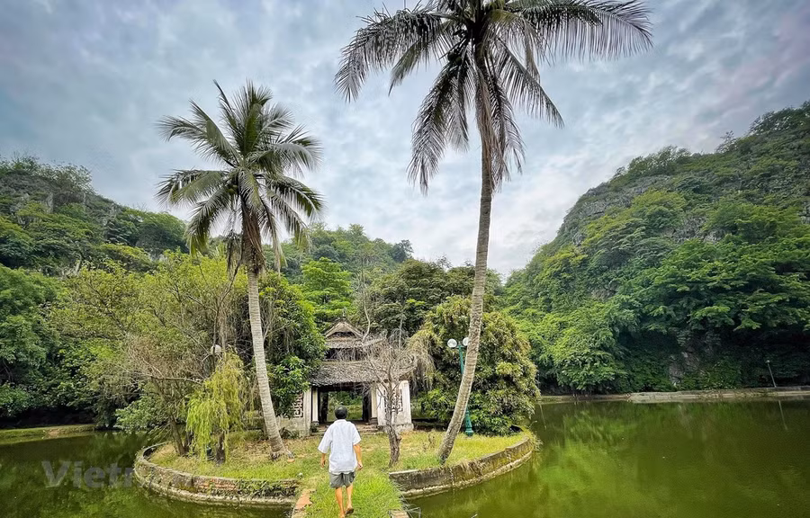 Bầu trời du lịch Việt liệu có tươi sáng hơn vào cuối Hè năm nay? (Ảnh minh họa: Mai Mai/Vietnam+)