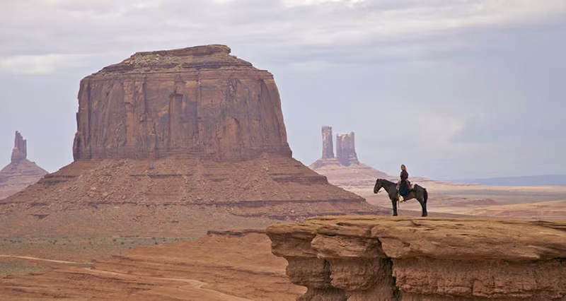 Navajoland là khu bảo tồn thổ dân Navajo lớn nhất, nằm ở phía tây nam nước Mỹ, kéo dài tới các bang Utah, Ariznona, New Mexico. (Ảnh: Utah)
