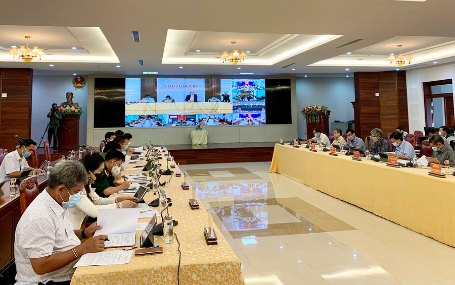 Quang cảnh cuộc họp trực tuyến sáng 21-7. Ảnh: Như Nguyện