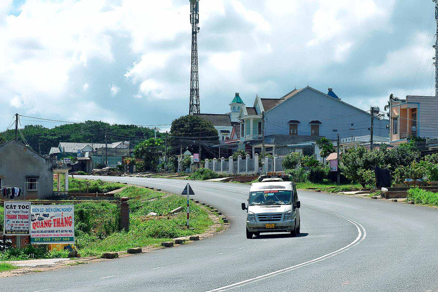 Quốc lộ 19, đoạn qua xã An Thành (huyện Đak Pơ). Ảnh: Đức Thụy