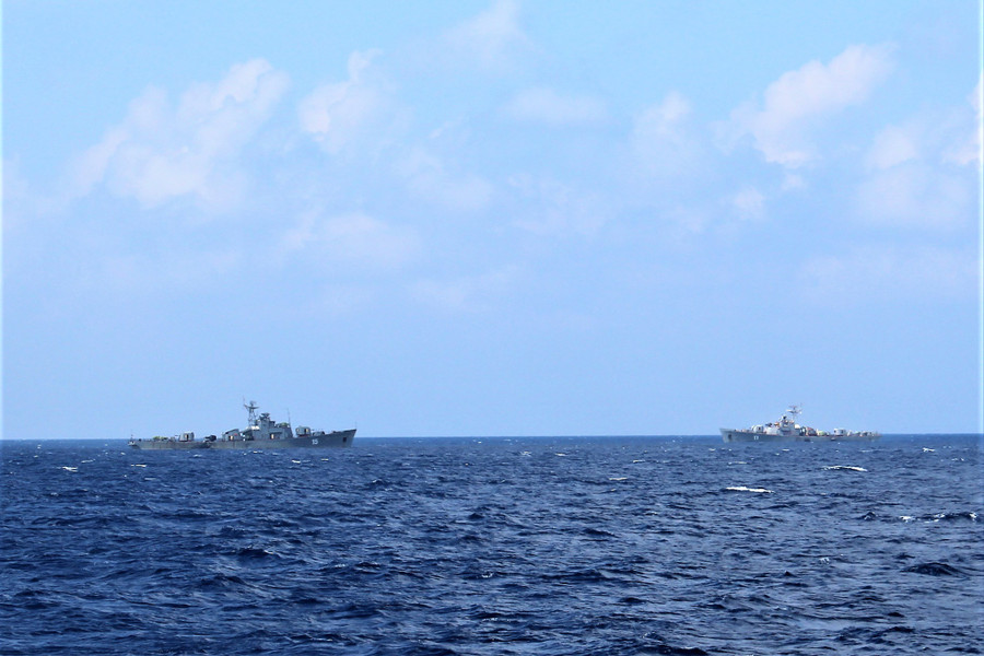 Luyện tập trên biển. ẢNH: MAI THANH HẢI