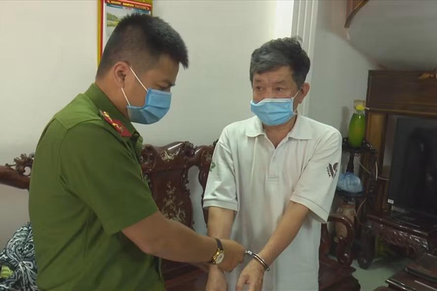 Ông Nguyễn Văn Vọng - nguyên Giám đốc Công ty cà phê Ea Sim bị bắt. Ảnh: T.X