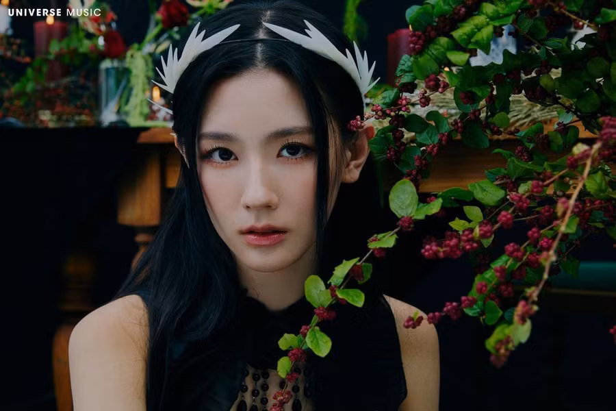 Miyeon suýt là một mẩu của BlackPink, nhưng phải rời YG Entertainment vì lý do cá nhân. Ra mắt cùng (G)I-DLE, cô chưa nhận được nhiều sự quan tâm xứng đáng với vẻ đẹp đẳng cấp của mình. Một số dân mạn khuyên Miyeon nên lấn sân sang diễn xuất. ẢNH: INSTAGRAM NV