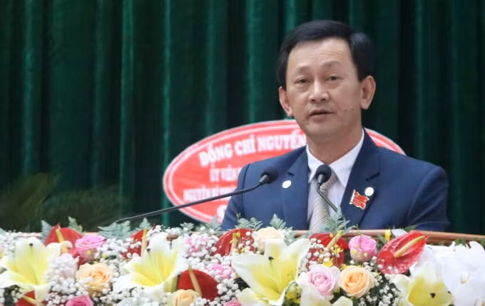 Ông Dương Văn Trang, Bí thư Tỉnh ủy Kon Tum được bầu giữ chức Chủ tịch HĐND tỉnh Kon Tum. ẢNH: THIÊN ÂN