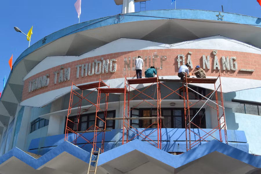 Năm 2012, sau 27 năm, Trung tâm thương nghiệp Đà Nẵng được trả lại tên chợ Cồn- ẢNH: N.T