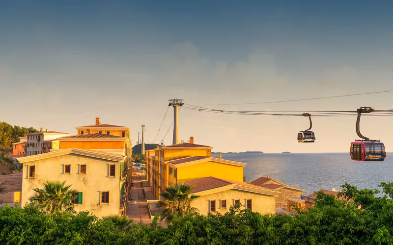 Hệ thống cáp treo vượt biển dài nhất thế giới tại Nam Phú Quốc 