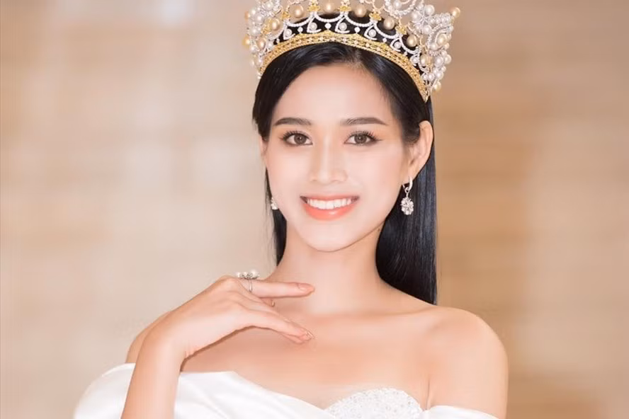 Hoa hậu Đỗ Thị Hà bị nhóm antifan miệt thị. Ảnh: NVCC