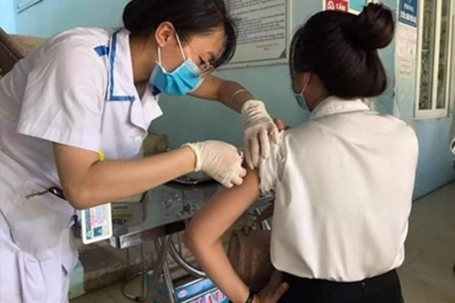 Hiện nay Việt Nam đang triển khai chiến dịch tiêm vaccine COVID-19 và chưa cho phép hình thức tiêm dịch vụ loại vaccine này.