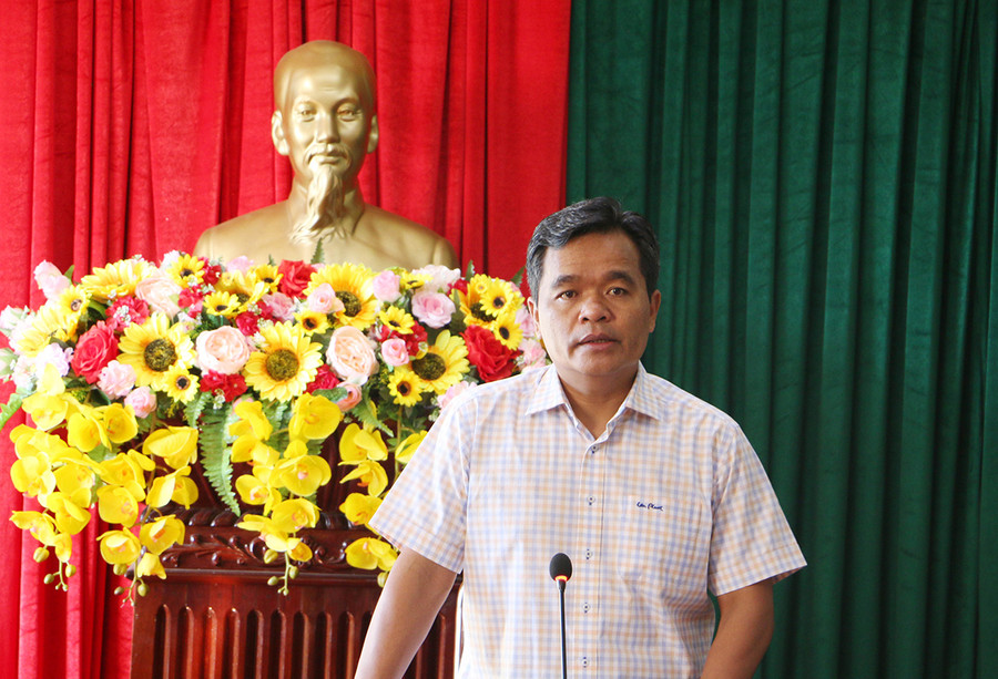 Chủ tịch HĐND tỉnh Hồ Văn Niên phát biểu kết luận phiên họp. Ảnh: Quang Tấn Chủ tịch HĐND tỉnh phát biểu kết luận phiên họp. Ảnh: Quang Tấn