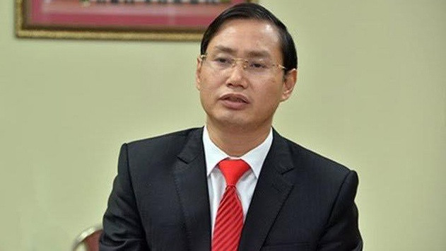 Bị can Nguyễn Văn Tứ khai đã nhận của Bùi Quang Huy 300 triệu đồng và 1 chai rượu- Ảnh Đình Trường Bị can Nguyễn Văn Tứ khai đã nhận của Bùi Quang Huy 300 triệu đồng và 1 chai rượu- Ảnh Đình Trường