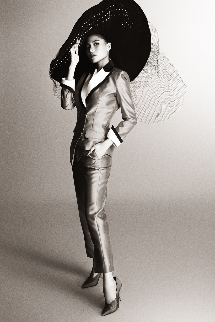 Chia sẻ về hiện tại, Thúy Diễm cho biết: “Hiện Thúy Diễm cùng gia đình đang ở nhà chống dịch. Mặc dù rất nhớ trường quay, nhớ công việc thường ngày nhưng mình kêu gọi mọi người hãy thực hiện biện pháp 5K và nghiêm chỉnh chấp hành chỉ thị của nhà nước để cuộc sống mau trở lại bình thường. Mọi người ơi, ở nhà trong lúc này là yêu nước!”. Ảnh: NVCC