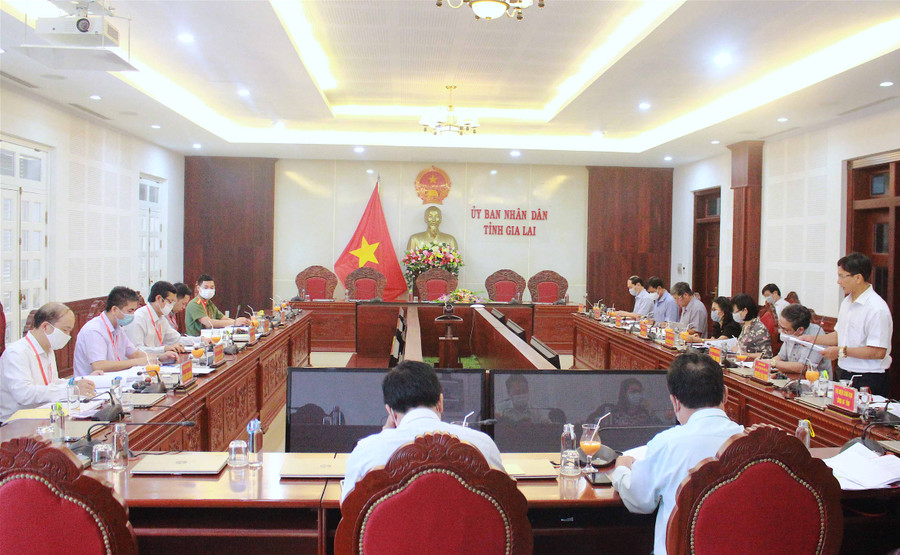 1- Quang cảnh buổi làm việc. Ảnh: Hồng Thi.