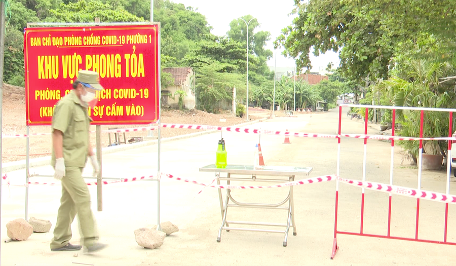 Khu dân cư ở P.1, TP.Tuy Hòa (Phú Yên) phong tỏa vì có ca mắc Covid-19. ẢNH: ĐỨC HUY