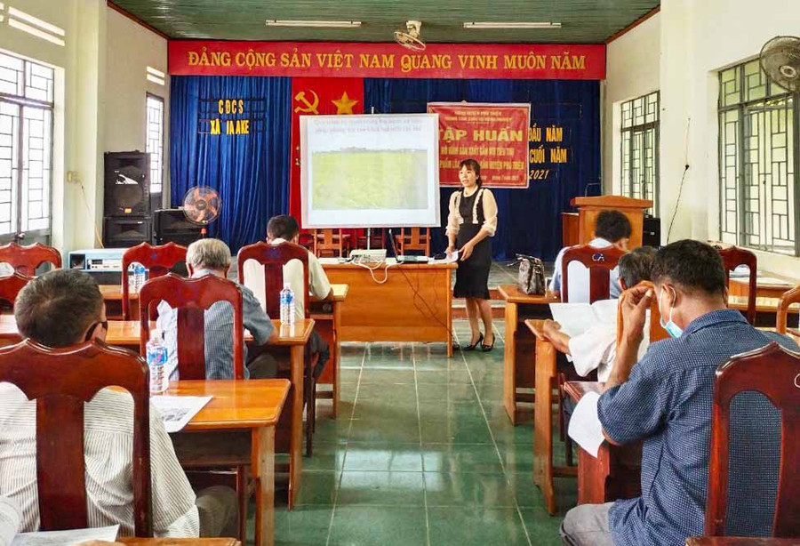 30 hội viên nông dân xã Ia Ake tham gia buổi tập huấn.Ảnh.Vũ Chi