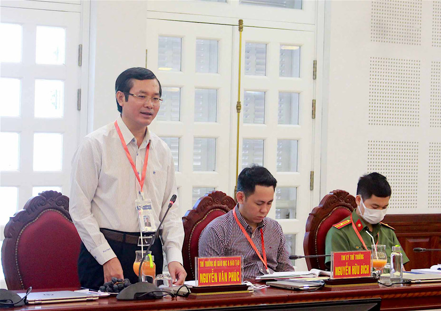 3- Thứ trưởng Bộ GD-ĐT Nguyễn Văn Phúc phát biểu tại buổi làm việc. Ảnh: Hồng Thi