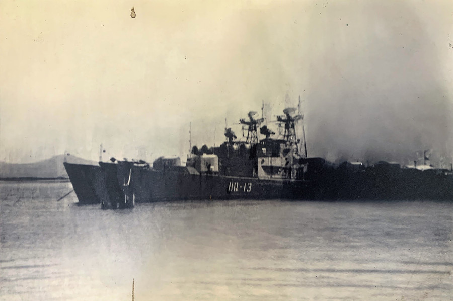 Tàu hộ vệ săn ngầm HQ-13 của Lữ đoàn 171 chuẩn bị đi làm nhiệm vụ bảo vệ Trường Sa, tháng 3.1988. ẢNH: TƯ LIỆU QCHQ