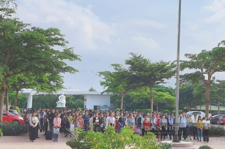 Thí sinh tham dự khai mạc Kỳ thi tuyển dụng viên chức các đơn vị sự nghiệp thuộc Sở GD&ĐT Đắk Lắk năm 2019 - Ảnh: Cổng TTĐT Sở GD-ĐT Đắk Lắk