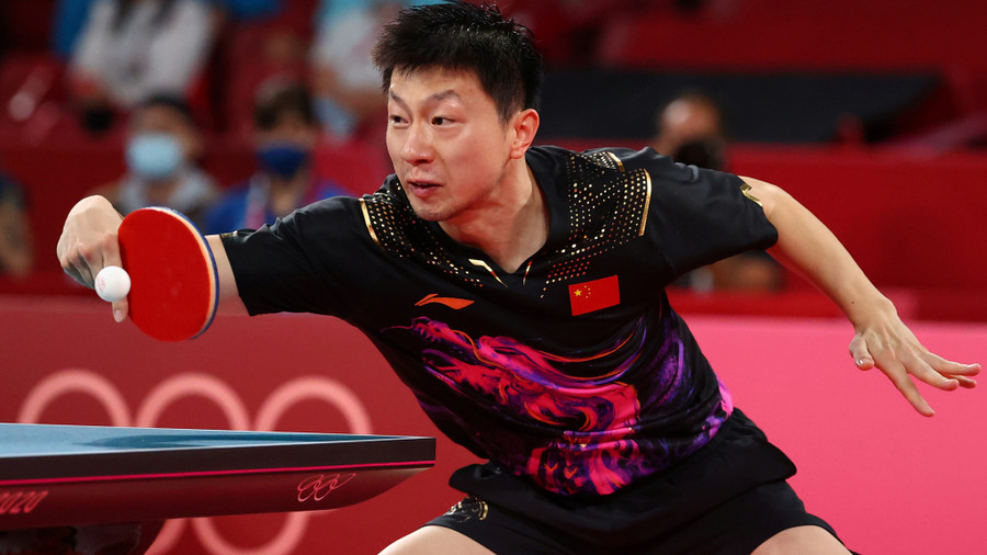 Ma Long vẫn tỏ ra rất đẳng cấp trước người đàn em Fan Zhendong. Ảnh: Reuters Ma Long vẫn tỏ ra rất đẳng cấp trước người đàn em Fan Zhendong. Ảnh: Reuters
