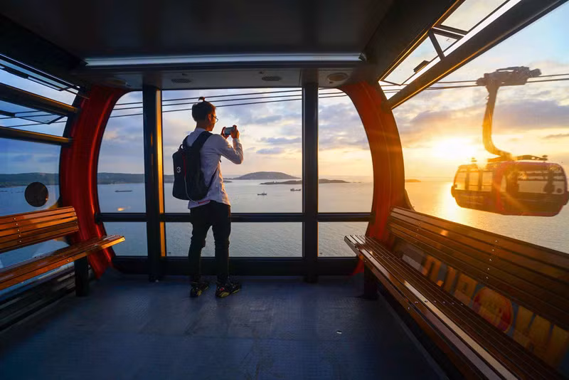 Cáp treo Hòn Thơm là một trong những trải nghiệm tuyệt vời tại Phú Quốc