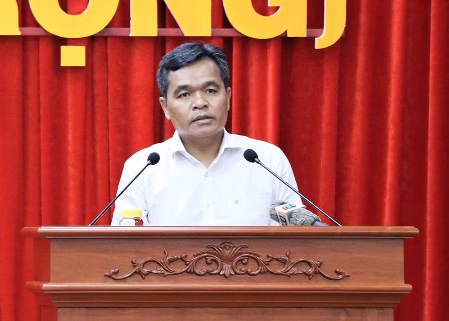 Bí thư Tỉnh ủy Hồ Văn Niên phát biểu bế mạc hội nghị. Ảnh: Phương Linh