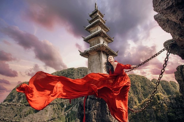 Những người làm du lịch mong mỏi ngày 