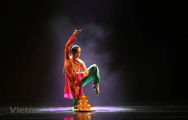 Đạo diễn nghệ thuật, diễn viên, họa sỹ hạng 4 (Ảnh minh họa: Hoàng Hiếu/TTXVN) Đạo diễn nghệ thuật, diễn viên, họa sỹ hạng 4 (Ảnh minh họa: Hoàng Hiếu/TTXVN)