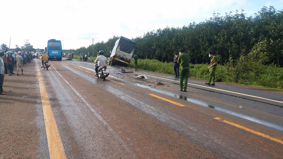  Hiện trường vụ tai nạn. Ảnh: Lê Anh