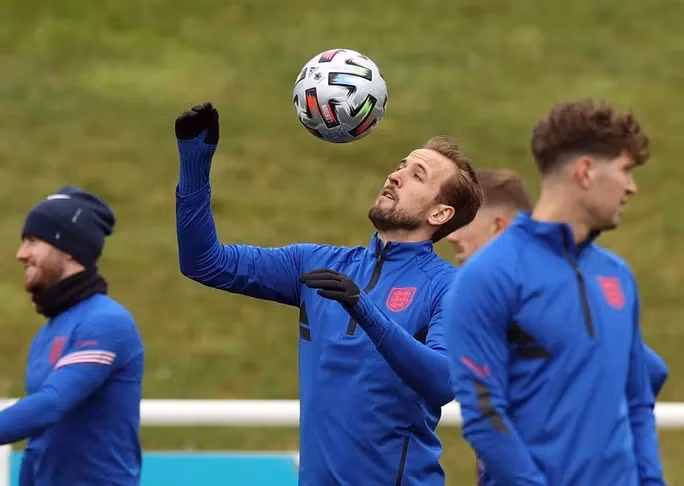 Harry Kane tập luyện cùng tuyển Anh