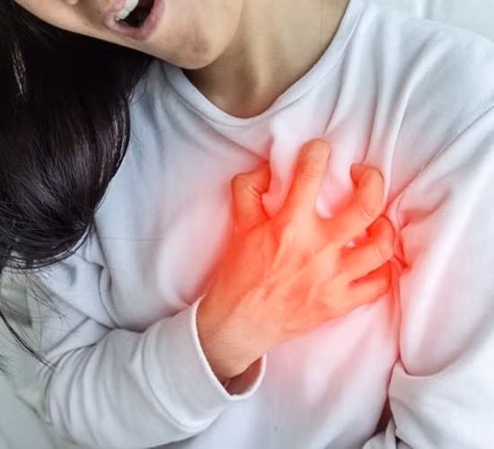 Nhiều người bị đau thắt ngực nhưng không tìm ra nguyên nhân. ẢNH SHUTTERSTOCK