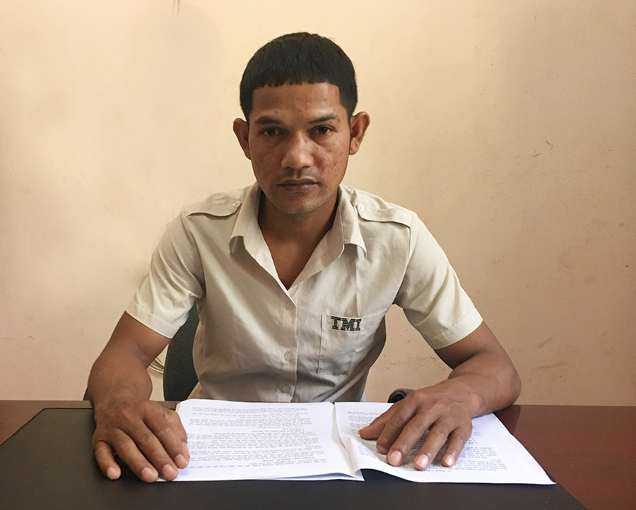 Anh Đinh Guin đã có 19 lần tham gia hiến máu tình nguyện. Ảnh: R'Ô HOK