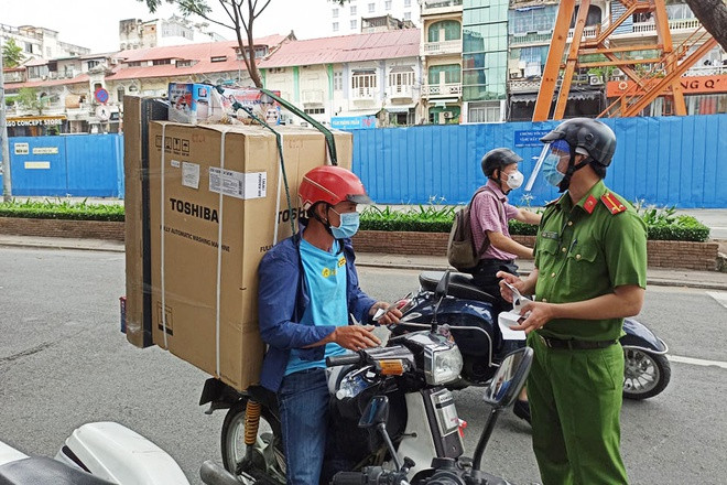 Veocm đề xuất cho phép lưu thông như trong điều kiện bình thường các hàng hóa cần vận chuyển với điều kiện đảm bảo phòng chống dịch. Ảnh: A.H.