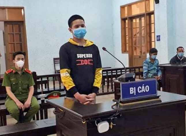 Hội đồng xét xử sơ thẩm đã tuyên phạt Cận 9 năm tù