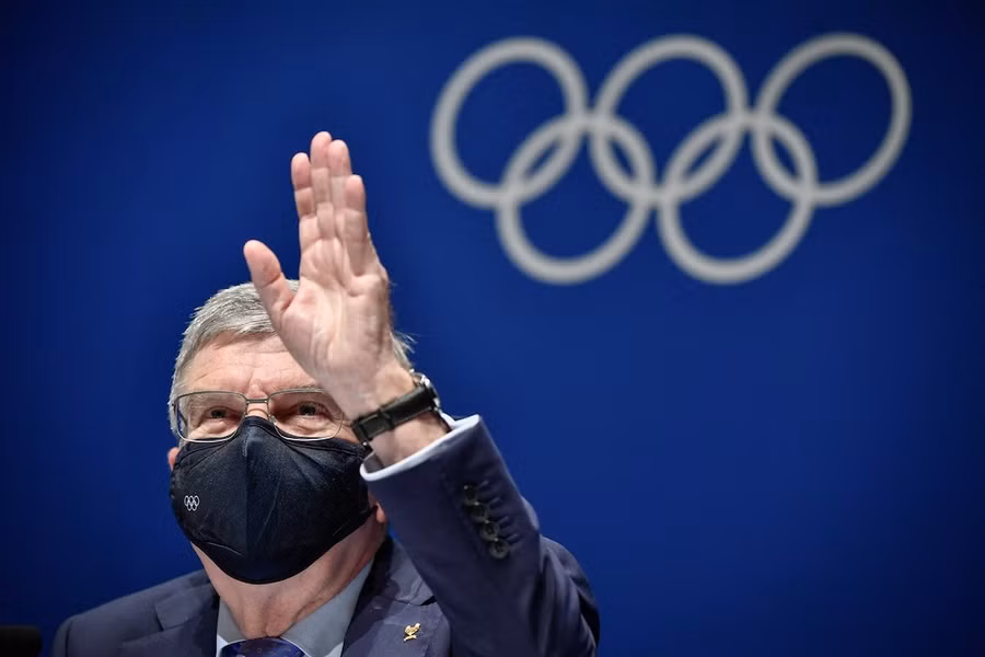 Chủ tịch IOC Thomas Bach vẫn cam kết tổ chức Olympic 2020 an toàn - Ảnh: AFP