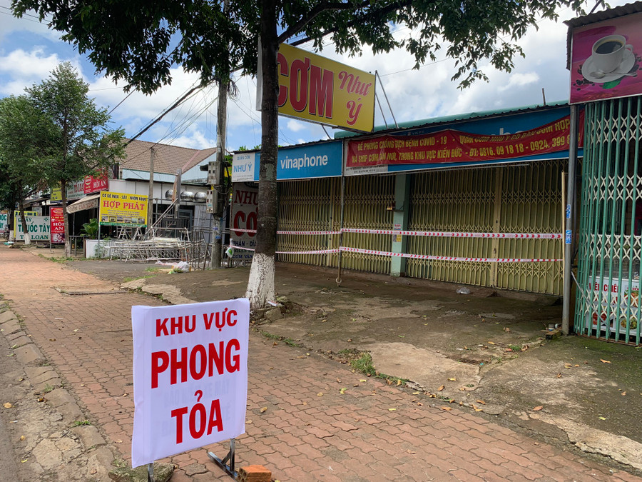 Khu vực bị phong tỏa liên quan đến ca nhiễm Covid-19 ở tỉnh Đắk Nông. ẢNH: THANH QUÂN