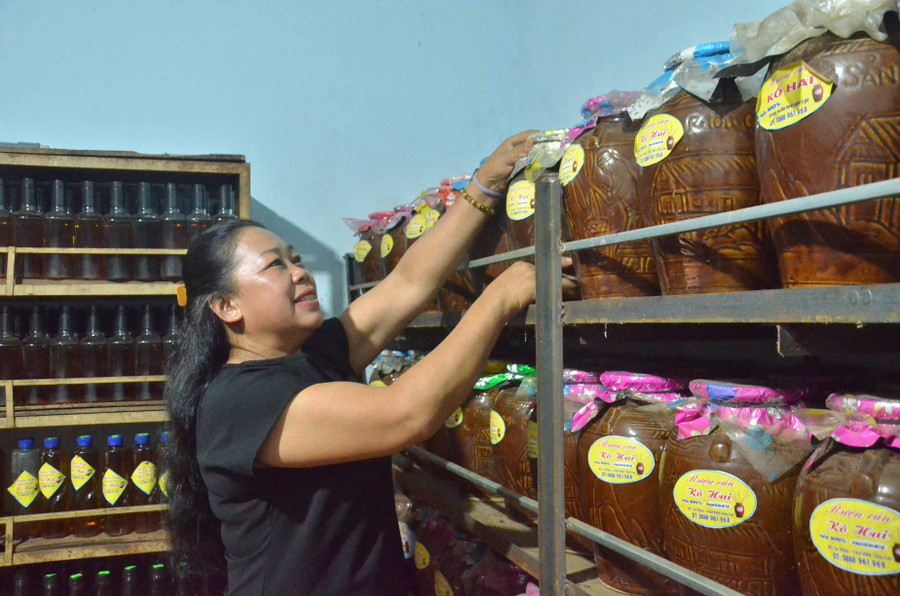 Thương hiệu rượu cần Kô Hai của bà Nông Thị Hai được nhiều người ưa chuộng-ảnh P.Linh