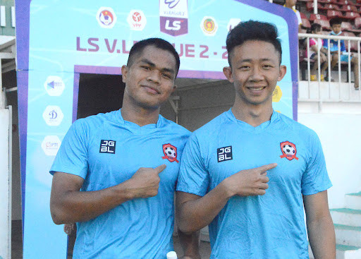 Dụng Quang Nho và Châu Ngọc Quang. Ảnh: HAGL FC.
