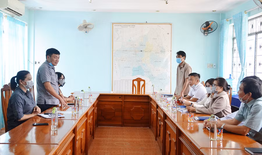  Quang cảnh buổi làm việc giữa Báo Gia Lai và UBND huyện Đức Cơ. Ảnh: Vĩnh Hoàng