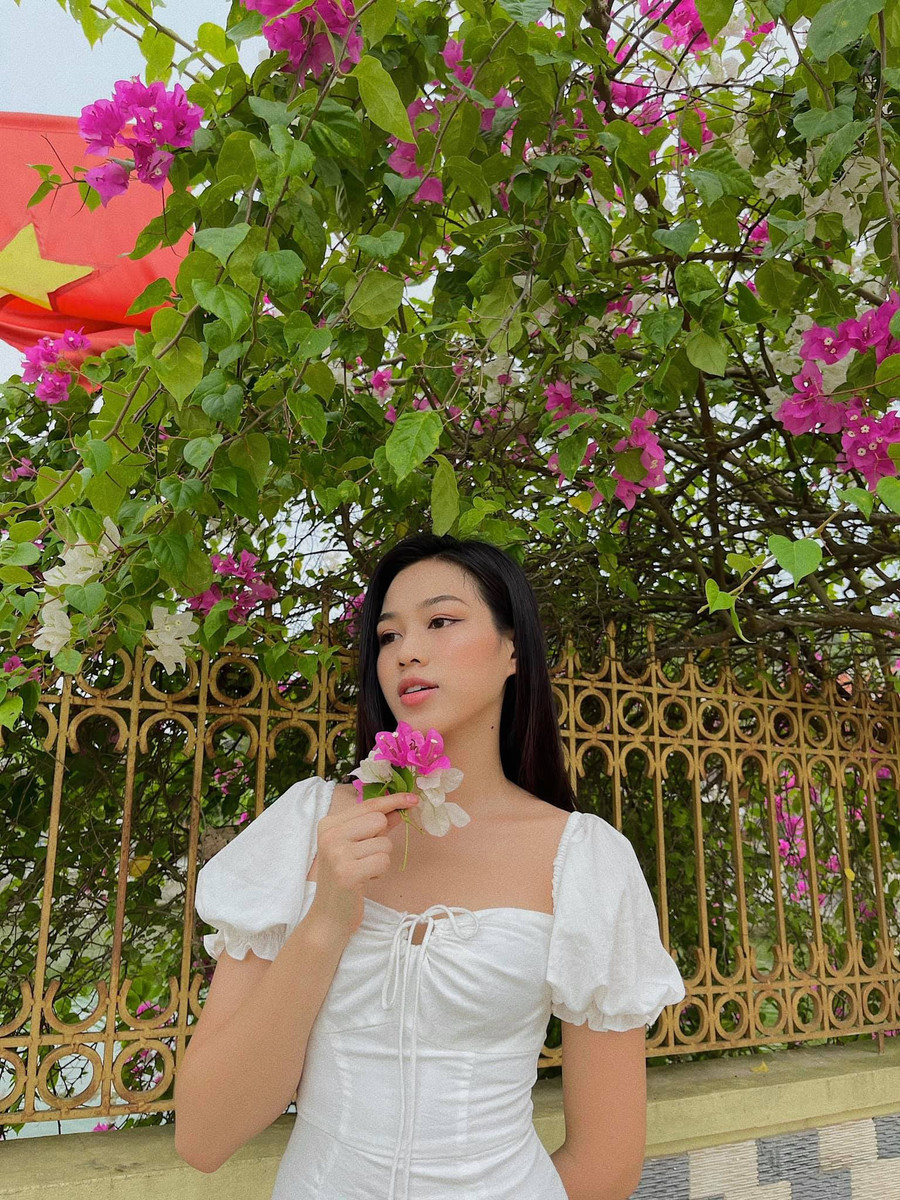 Đỗ Thị Hà cho biết do tình hình dịch bệnh nên cô chưa thể vào TP.HCM tập luyện cho cuộc thi Miss World. ẢNH: FBNV