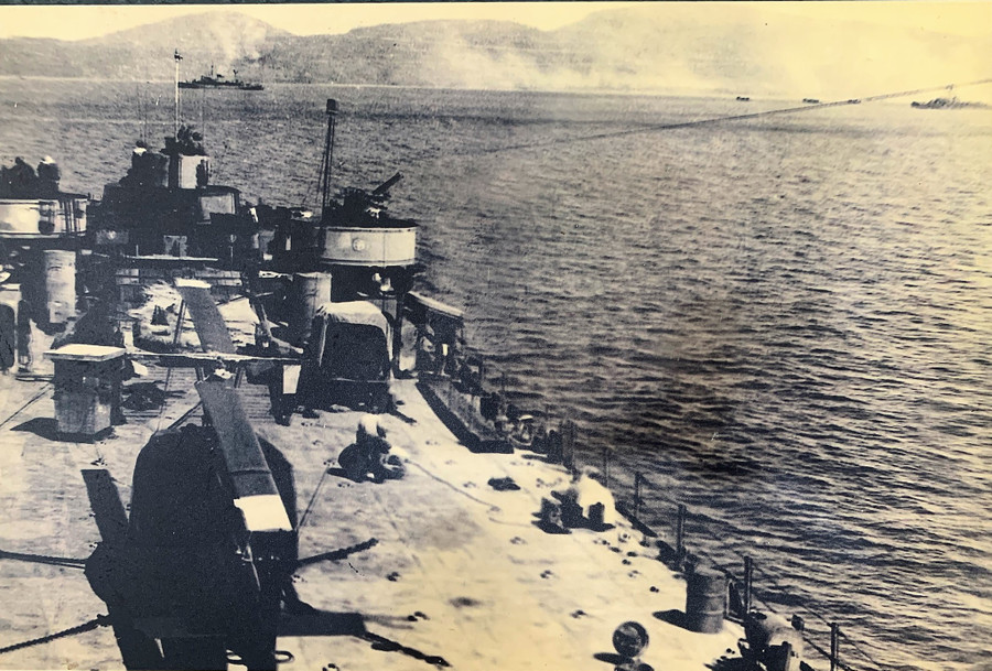 Tàu HQ-01 của Hạm đội 171 (nay là Lữ đoàn 171) chuẩn bị nhổ neo lên đường chiến đấu giúp nước bạn Campuchia giải phóng cảng Kampong Som (Campuchia). Ảnh chụp tháng 1.1979. ẢNH: TƯ LIỆU QCHQ